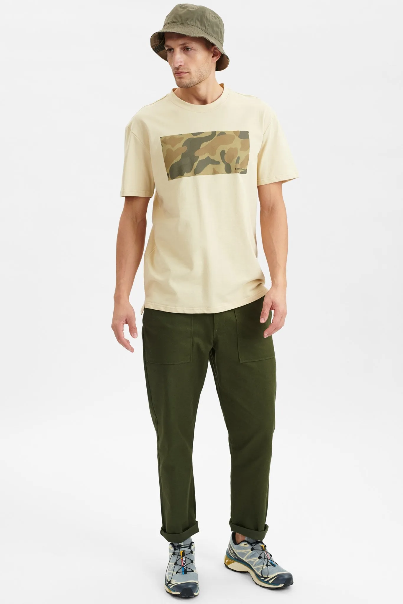 AKKIKKI CAMOU PRINT TEE - Brown Rice