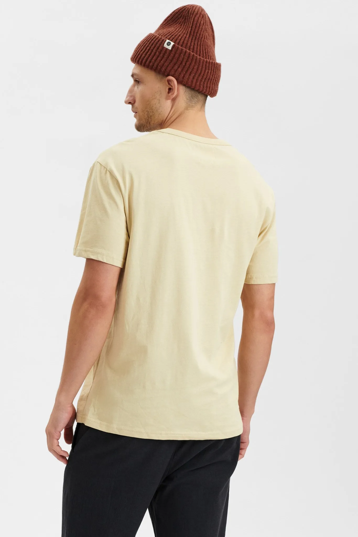 AKKIKKI RUBBER LOGO TEE - Brown Rice