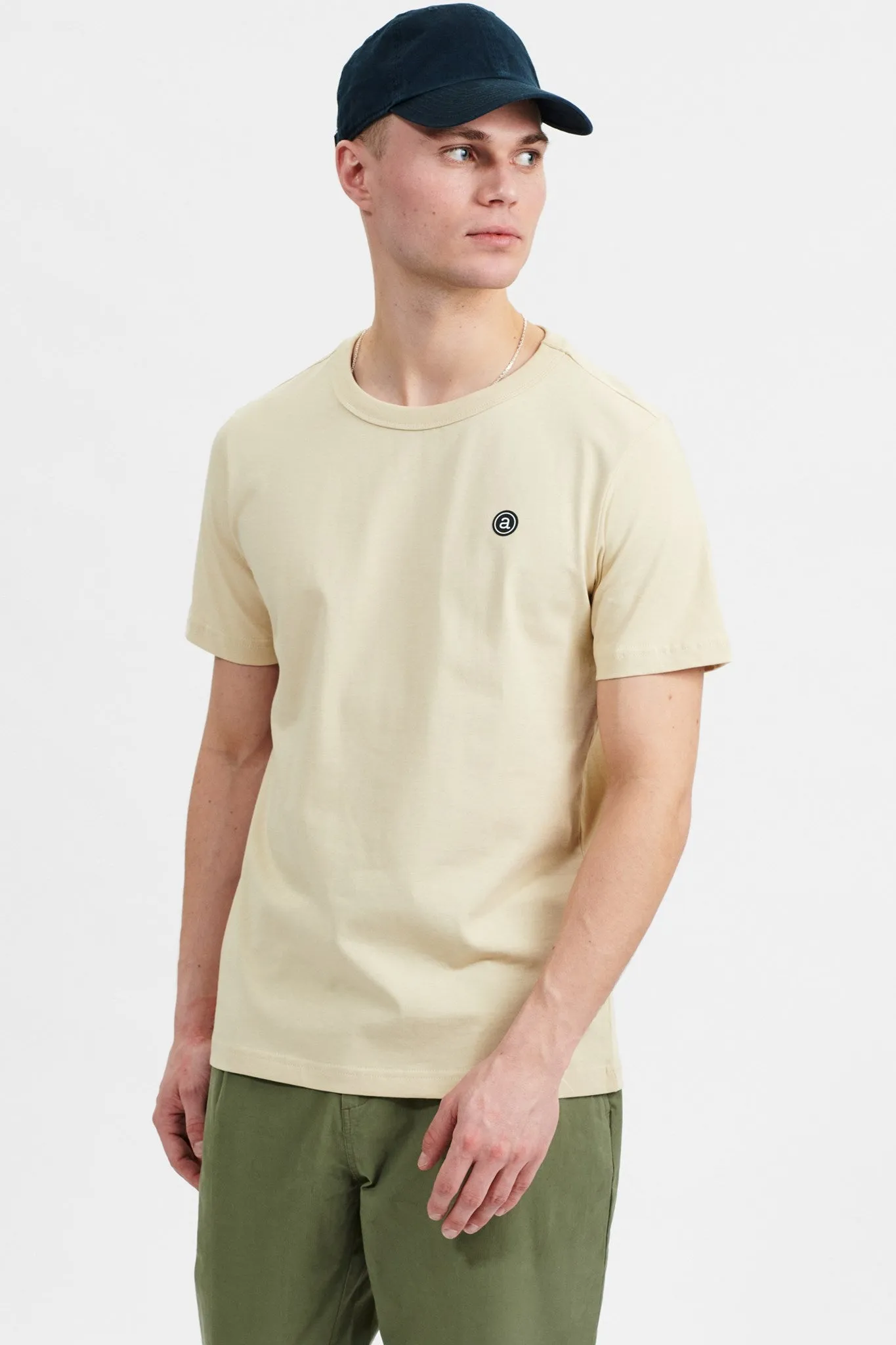 AKROD NOOS TEE - Brown Rice