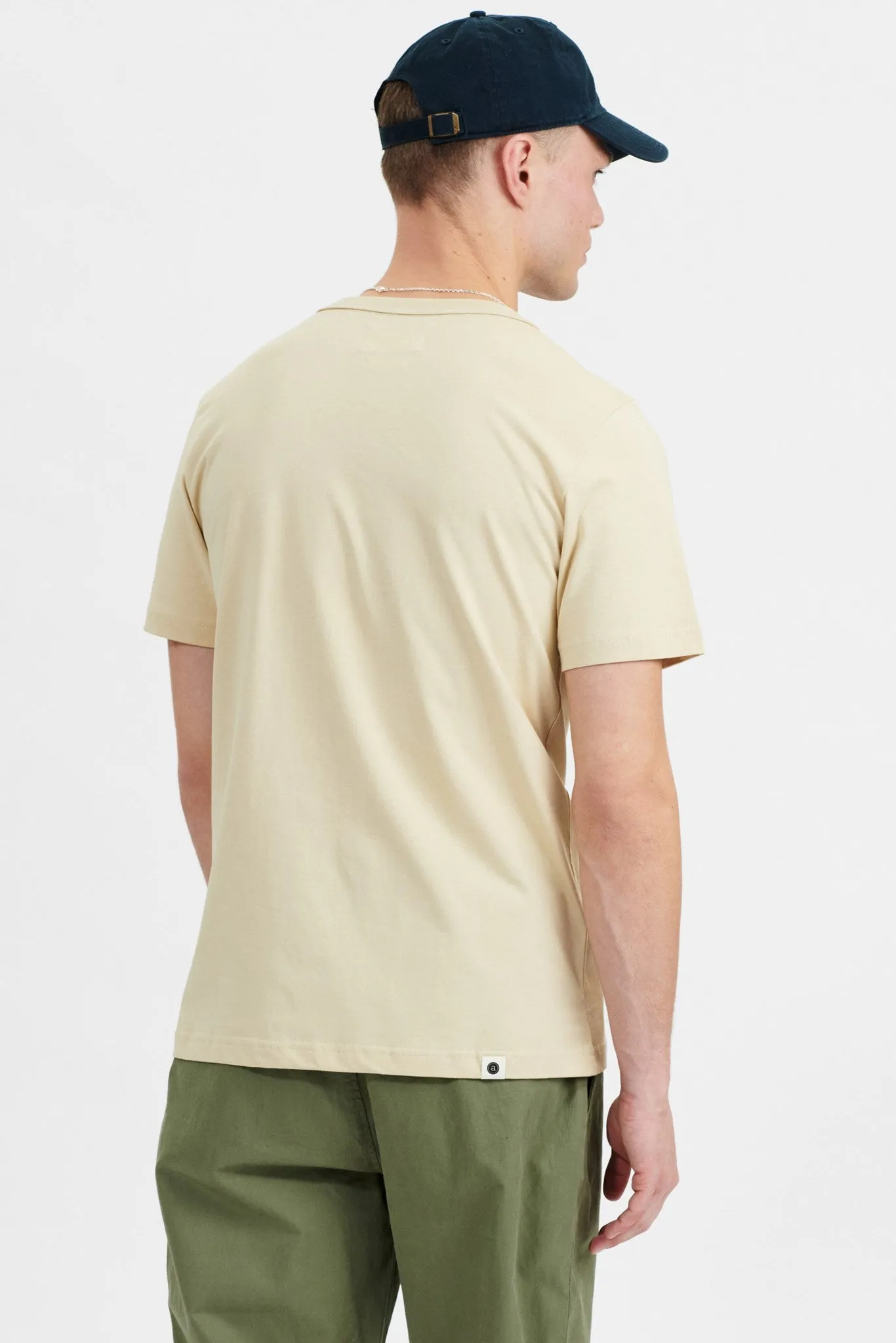 AKROD NOOS TEE - Brown Rice