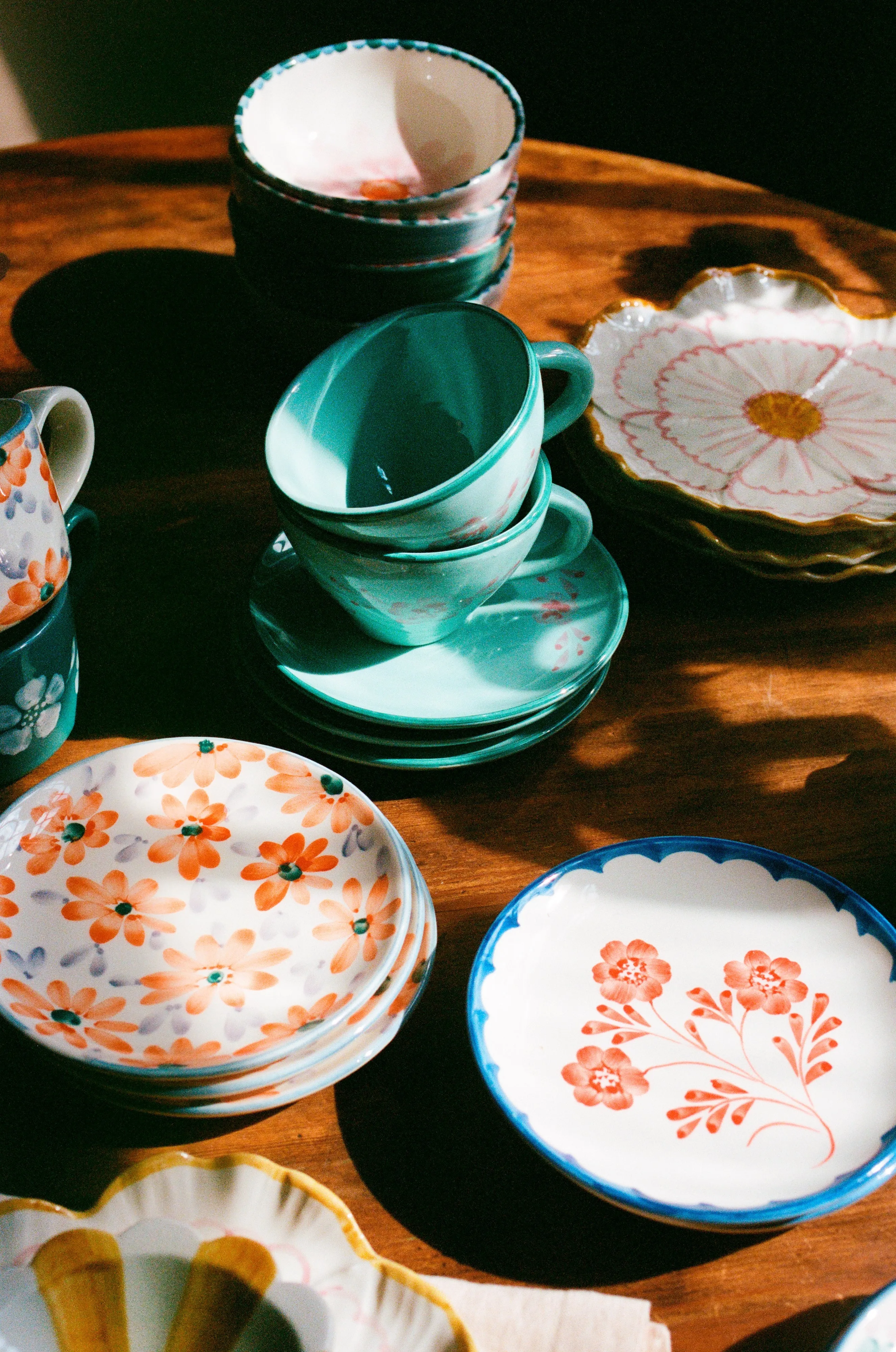 Ceramic Oval Cup with Hand Painted Vintage Flowers - 10.1 oz